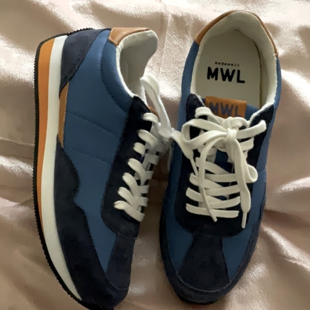 Madewell League Sneakers in Navy Suede - Picture 2 of 11